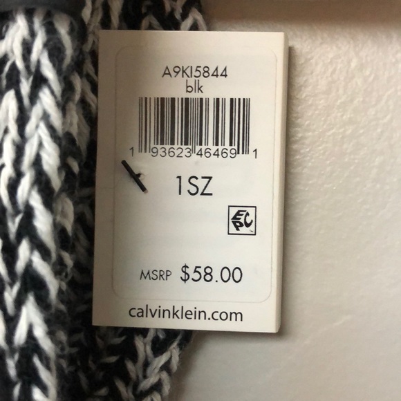 NWT Calvin Klein infinity black & white scarf - Picture 4 of 10